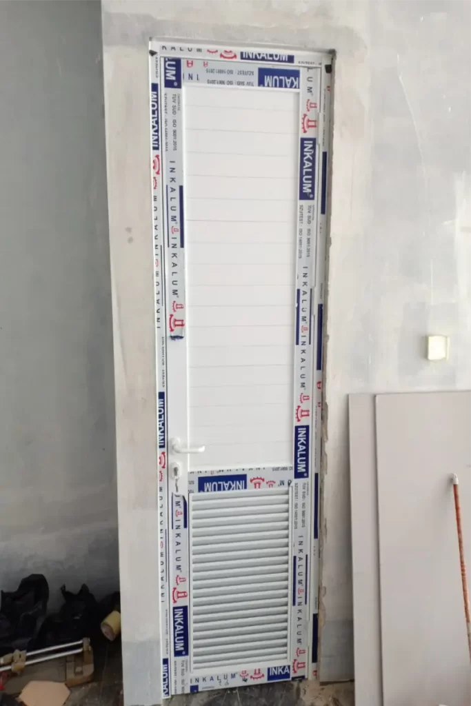 pintu kamar mandi aluminium